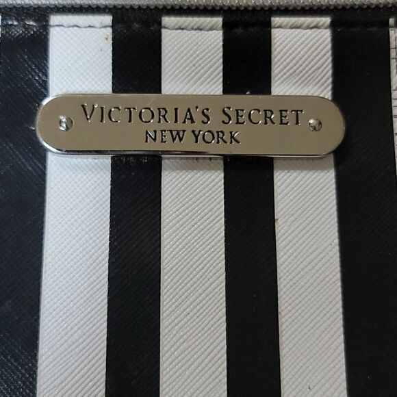 VICTORIA'S SECRET BLACK AND WHITE STRIPED "NEW YORK" WRISTLET - Picture 3 of 6